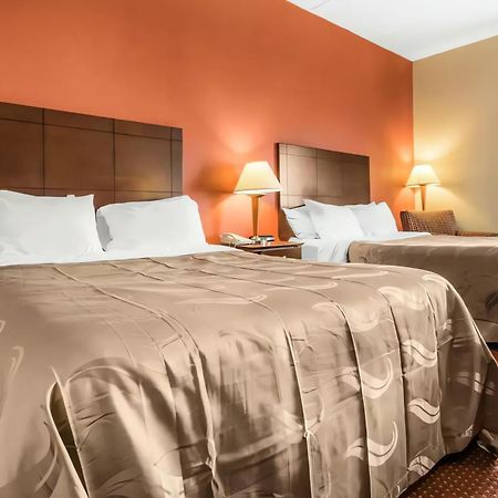 Quality Inn & Suites Лоренсберг Экстерьер фото
