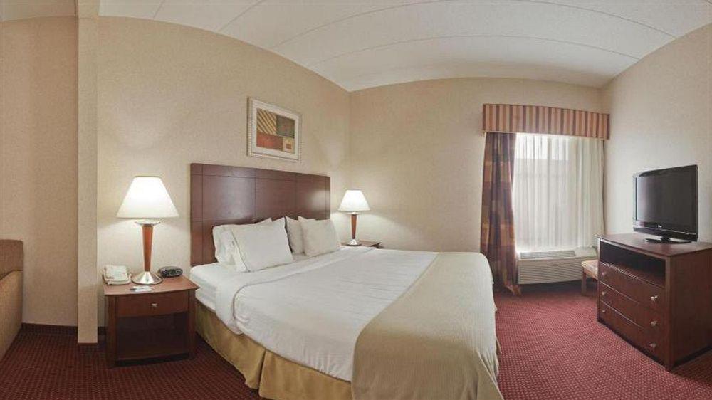 Quality Inn & Suites Лоренсберг Экстерьер фото
