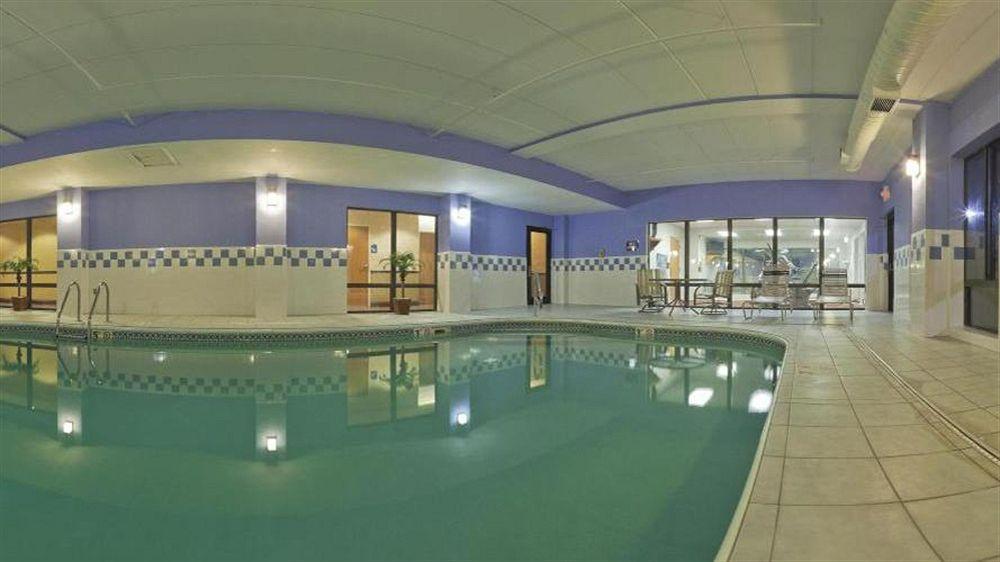 Quality Inn & Suites Лоренсберг Экстерьер фото