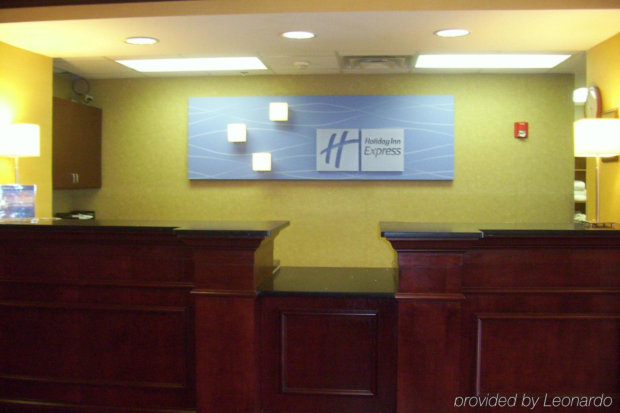 Quality Inn & Suites Лоренсберг Экстерьер фото
