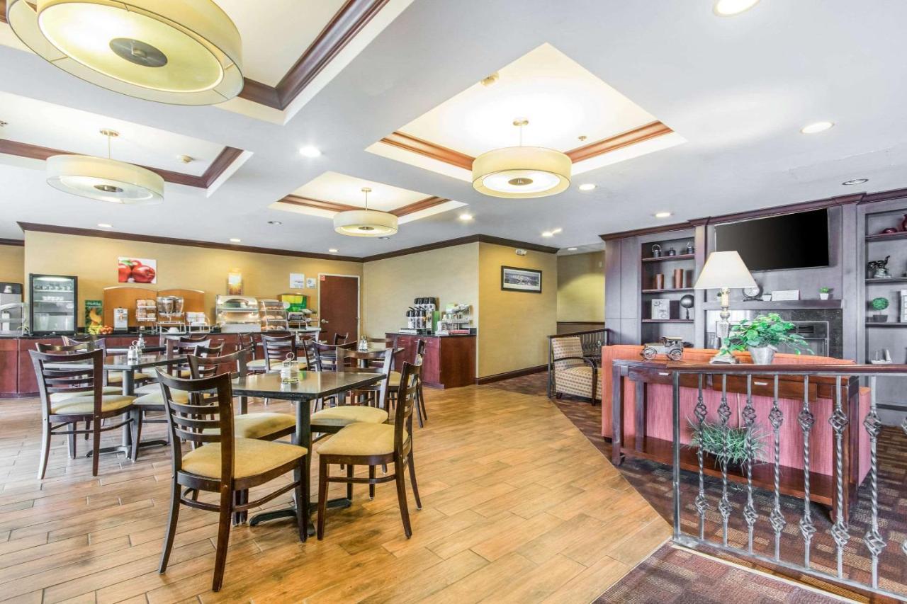Quality Inn & Suites Лоренсберг Экстерьер фото