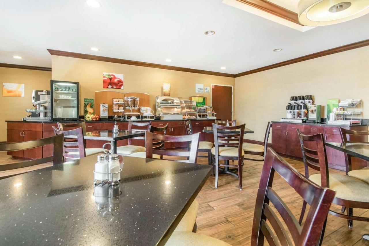 Quality Inn & Suites Лоренсберг Экстерьер фото